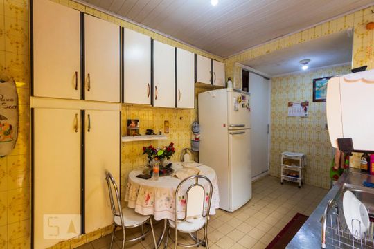 Cozinha (casa 1) de casa à venda com 5 quartos, 120m² em Parque Jabaquara, São Paulo