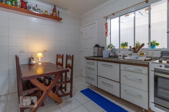 Cozinha de casa para alugar com 3 quartos, 120m² em Jardim das Vertentes, São Paulo