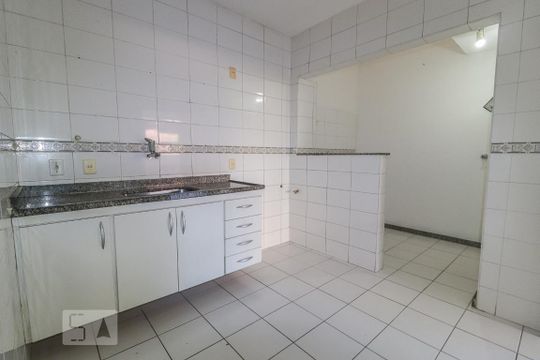 Cozinha de casa de condomínio para alugar com 3 quartos, 100m² em Anil, Rio de Janeiro