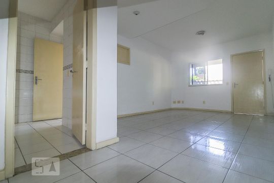 Casa de Condomínio para alugar com 3 quartos, 100m² em Anil, Rio de Janeiro
