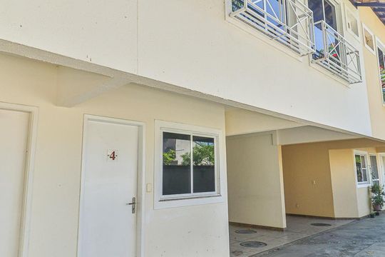 Fachada de casa de condomínio para alugar com 3 quartos, 100m² em Anil, Rio de Janeiro