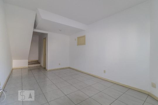 Sala de casa de condomínio para alugar com 3 quartos, 100m² em Anil, Rio de Janeiro
