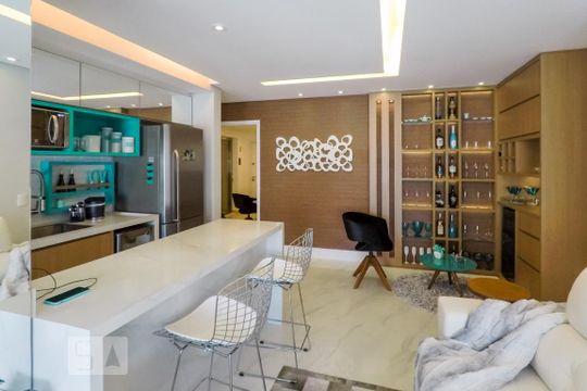 Apartamento à venda com 2 quartos, 74m² em Aclimação, São Paulo