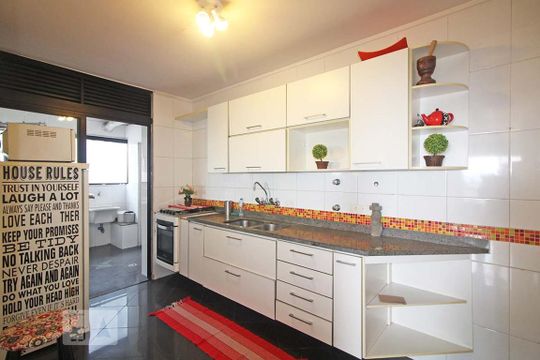 Cozinha de apartamento para alugar com 2 quartos, 82m² em Vila Progredior, São Paulo