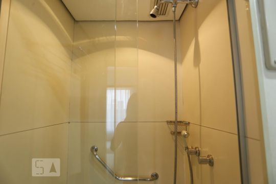 Banheiro de apartamento para alugar com 1 quarto, 30m² em Consolação, São Paulo