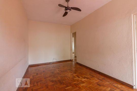 Sala de casa à venda com 3 quartos, 150m² em Centro, Osasco