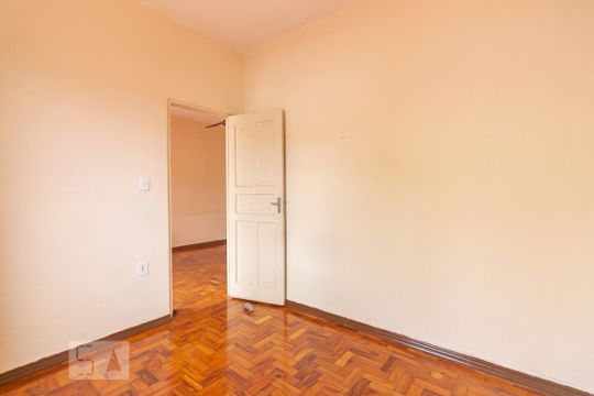 Comodo de casa à venda com 3 quartos, 150m² em Centro, Osasco