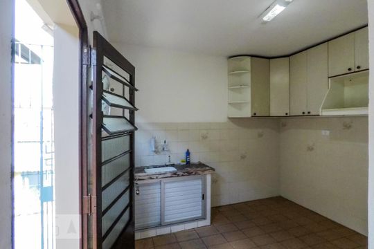 Cozinha de casa à venda com 1 quarto, 70m² em Vila Natália, São Paulo