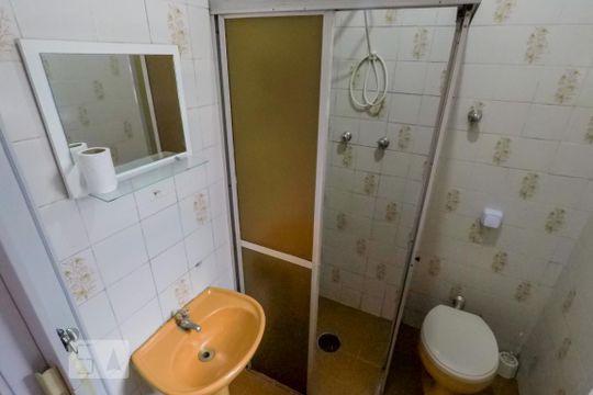 Banheiro de casa à venda com 1 quarto, 70m² em Vila Natália, São Paulo