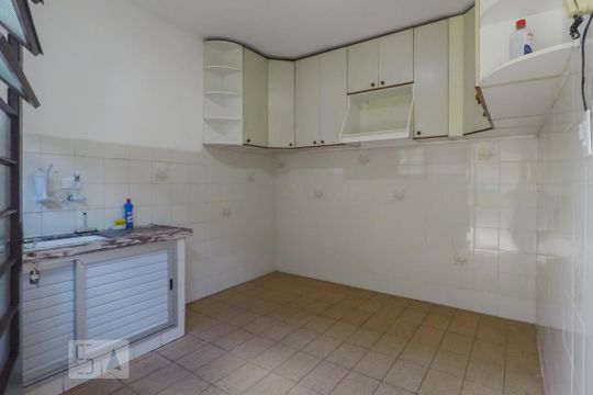 Cozinha de casa à venda com 1 quarto, 70m² em Vila Natália, São Paulo