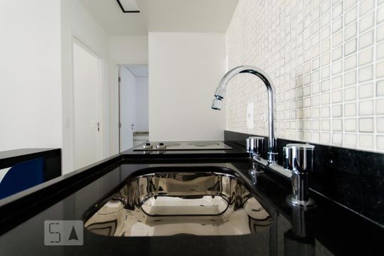 Cozinha de apartamento para alugar com 1 quarto, 41m² em Indianópolis, São Paulo