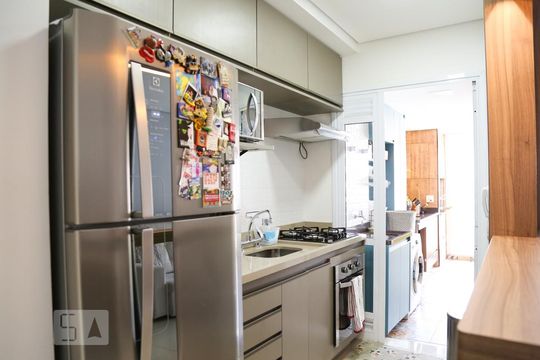 Cozinha de apartamento para alugar com 2 quartos, 70m² em Chácara Inglesa, São Paulo