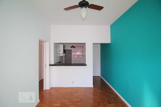 Sala de apartamento para alugar com 2 quartos, 66m² em Flamengo, Rio de Janeiro
