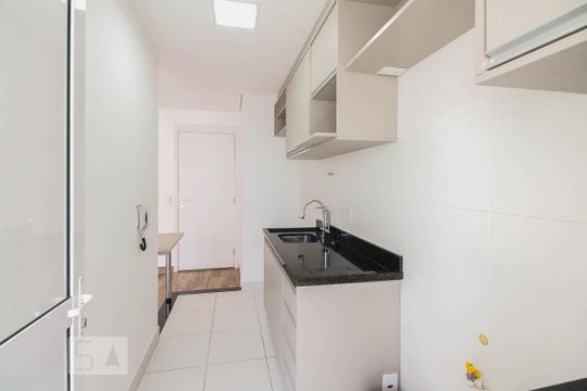 Cozinha  de apartamento para alugar com 1 quarto, 42m² em Brás, São Paulo