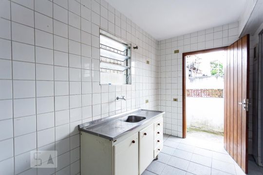 Cozinha de casa para alugar com 1 quarto, 42m² em Jaguaré, São Paulo