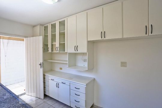 Cozinha de casa à venda com 3 quartos, 182m² em Vila Cordeiro, São Paulo
