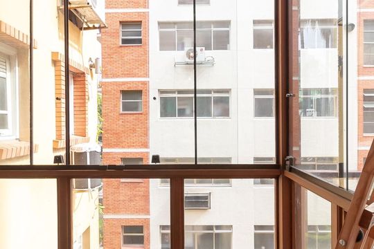 Varanda da Sala de apartamento à venda com 1 quarto, 63m² em Moinhos de Vento, Porto Alegre