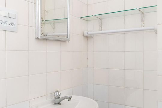 Banheiro de apartamento para alugar com 1 quarto, 60m² em Aparecida, Santos