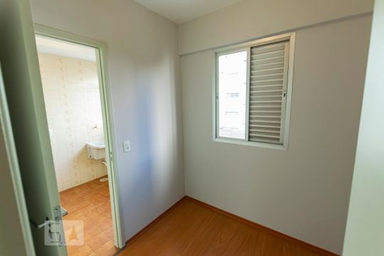 Quarto extra reversível de apartamento para alugar com 3 quartos, 75m² em Aclimação, São Paulo