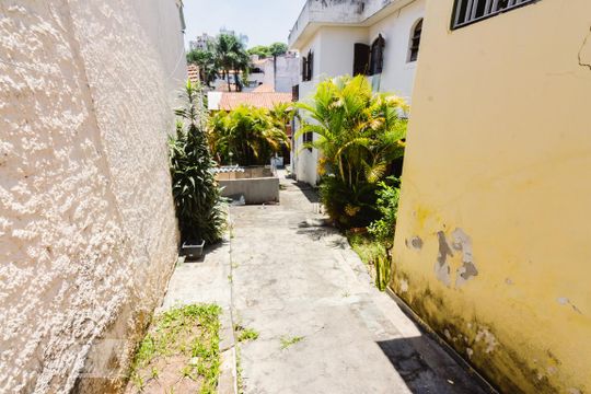 Quintal de casa à venda com 8 quartos, 554m² em Vila Ipojuca, São Paulo