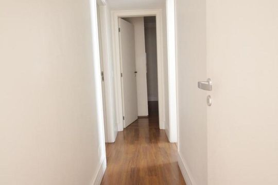 Corredor de apartamento para alugar com 2 quartos, 112m² em Jardim Ampliação, São Paulo