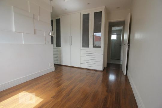 Suíte de apartamento para alugar com 2 quartos, 112m² em Jardim Ampliação, São Paulo