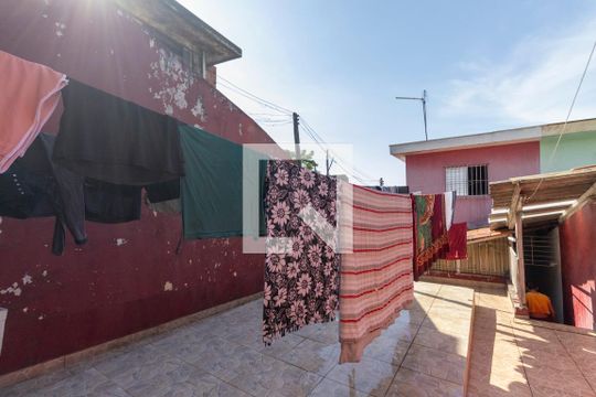 Quintal de casa para alugar com 5 quartos, 175m² em Parque Cruzeiro do Sul, São Paulo