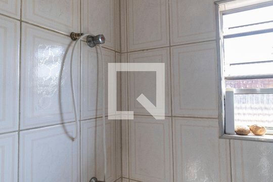 Banheiro Suíte de casa para alugar com 5 quartos, 175m² em Parque Cruzeiro do Sul, São Paulo