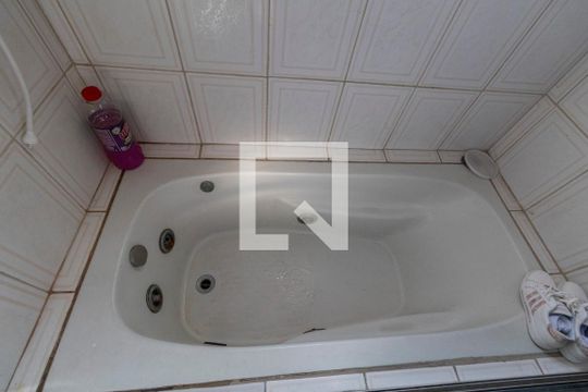 Banheiro Suíte de casa para alugar com 5 quartos, 175m² em Parque Cruzeiro do Sul, São Paulo