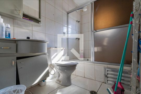 Banheiro Suíte de casa para alugar com 5 quartos, 175m² em Parque Cruzeiro do Sul, São Paulo
