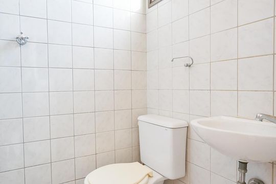Banheiro de serviço de apartamento para alugar com 3 quartos, 86m² em Tatuapé, São Paulo