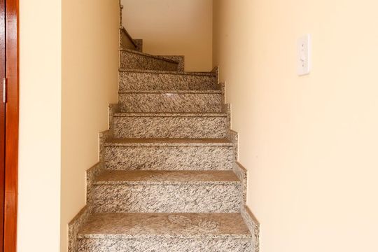 Escada  de casa de condomínio à venda com 1 quarto, 53m² em Vila Ré, São Paulo