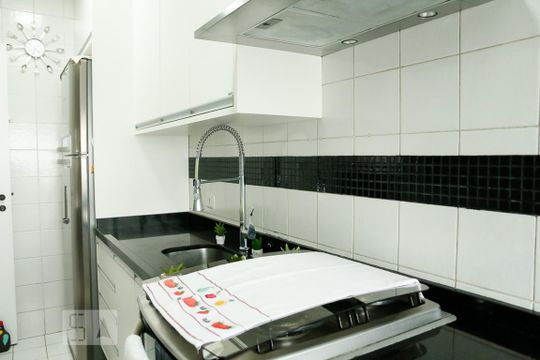 Cozinha de apartamento para alugar com 3 quartos, 70m² em Jardim Palmares, São Paulo