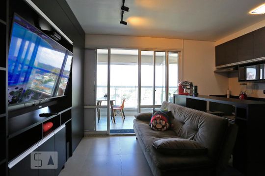Sala de kitnet/studio para alugar com 1 quarto, 43m² em Jardim Aeroporto, São Paulo