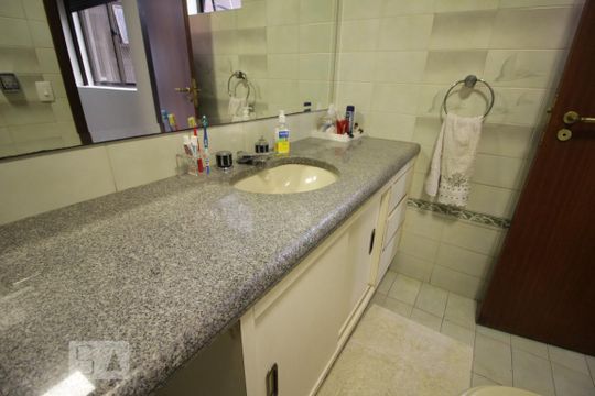 Pia de apartamento para alugar com 4 quartos, 290m² em Vila Suzana, São Paulo