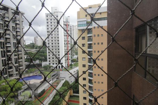 Vista da suíte 1 de apartamento para alugar com 4 quartos, 290m² em Vila Suzana, São Paulo