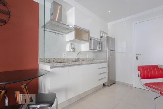 Cozinha de kitnet/studio para alugar com 1 quarto, 35m² em Bela Vista, São Paulo