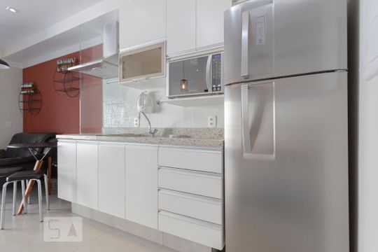 Cozinha de kitnet/studio para alugar com 1 quarto, 35m² em Bela Vista, São Paulo