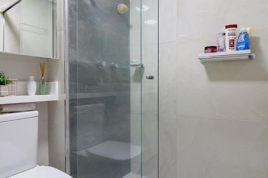 Banheiro de apartamento à venda com 2 quartos, 60m² em Picanço, Guarulhos