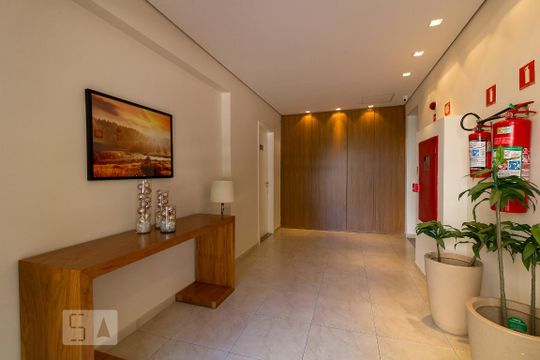 Hall de entrada do bloco de apartamento à venda com 2 quartos, 60m² em Picanço, Guarulhos