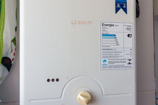 Área de serviço - aquecedor à gás de apartamento à venda com 2 quartos, 60m² em Picanço, Guarulhos