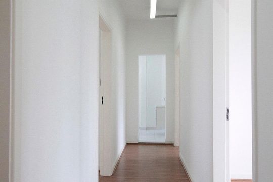 Corredor de apartamento à venda com 2 quartos, 130m² em Bela Vista, São Paulo