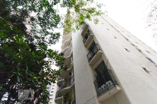 Fachada de apartamento à venda com 3 quartos, 90m² em Moema, São Paulo