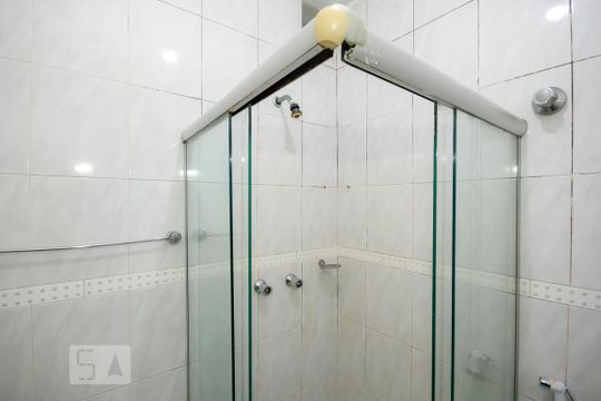 Banheiro de apartamento para alugar com 1 quarto, 40m² em Copacabana, Rio de Janeiro