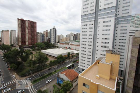 Vista  de apartamento para alugar com 1 quarto, 35m² em Centro, Curitiba