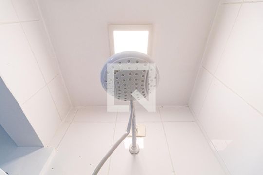 Banheiro de casa de condomínio para alugar com 1 quarto, 23m² em Jardim Peri Peri, São Paulo