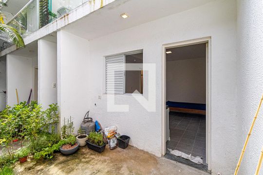Área externa de casa de condomínio para alugar com 1 quarto, 23m² em Jardim Peri Peri, São Paulo