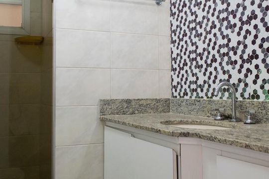 BANHEIRO de apartamento para alugar com 3 quartos, 77m² em Santa Teresinha, São Paulo