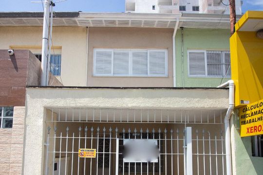 Fachada de casa à venda com 2 quartos, 148m² em Centro, Osasco