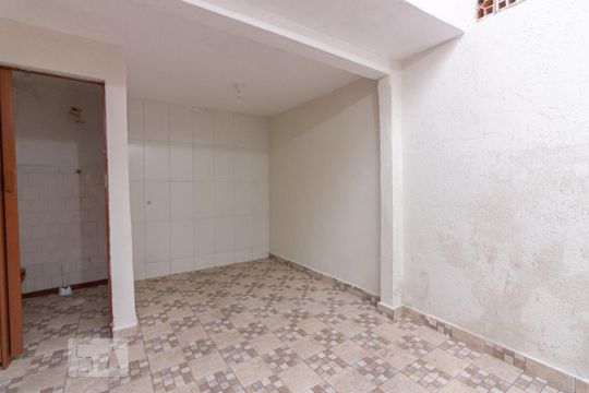 Quintal de casa à venda com 2 quartos, 148m² em Centro, Osasco